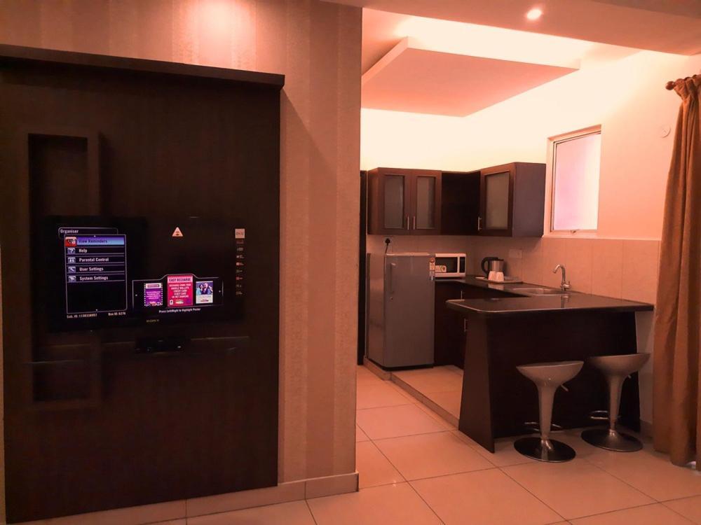 Nagarjuna Suites Bangalore Bagian luar foto