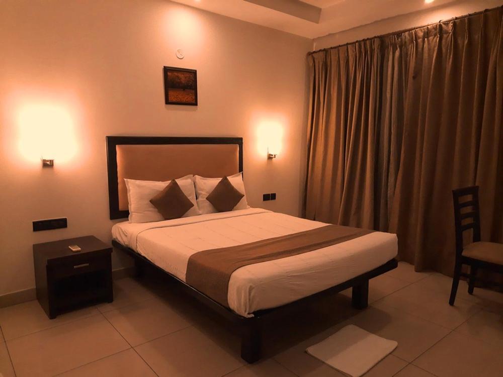 Nagarjuna Suites Bangalore Bagian luar foto