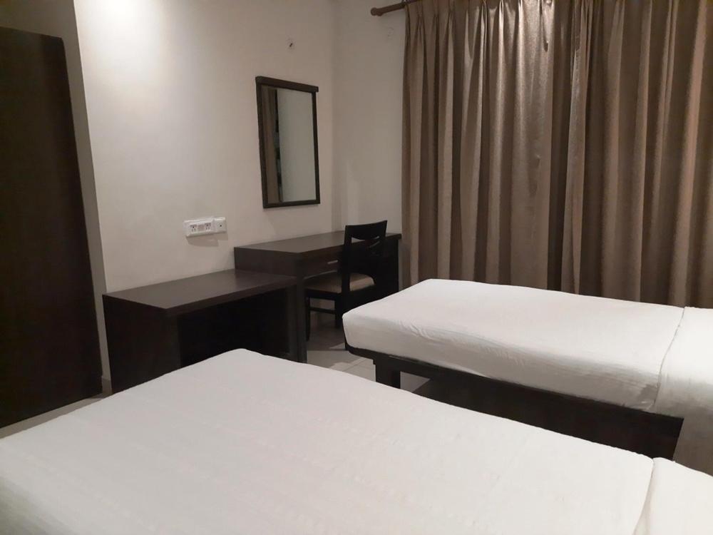 Nagarjuna Suites Bangalore Bagian luar foto