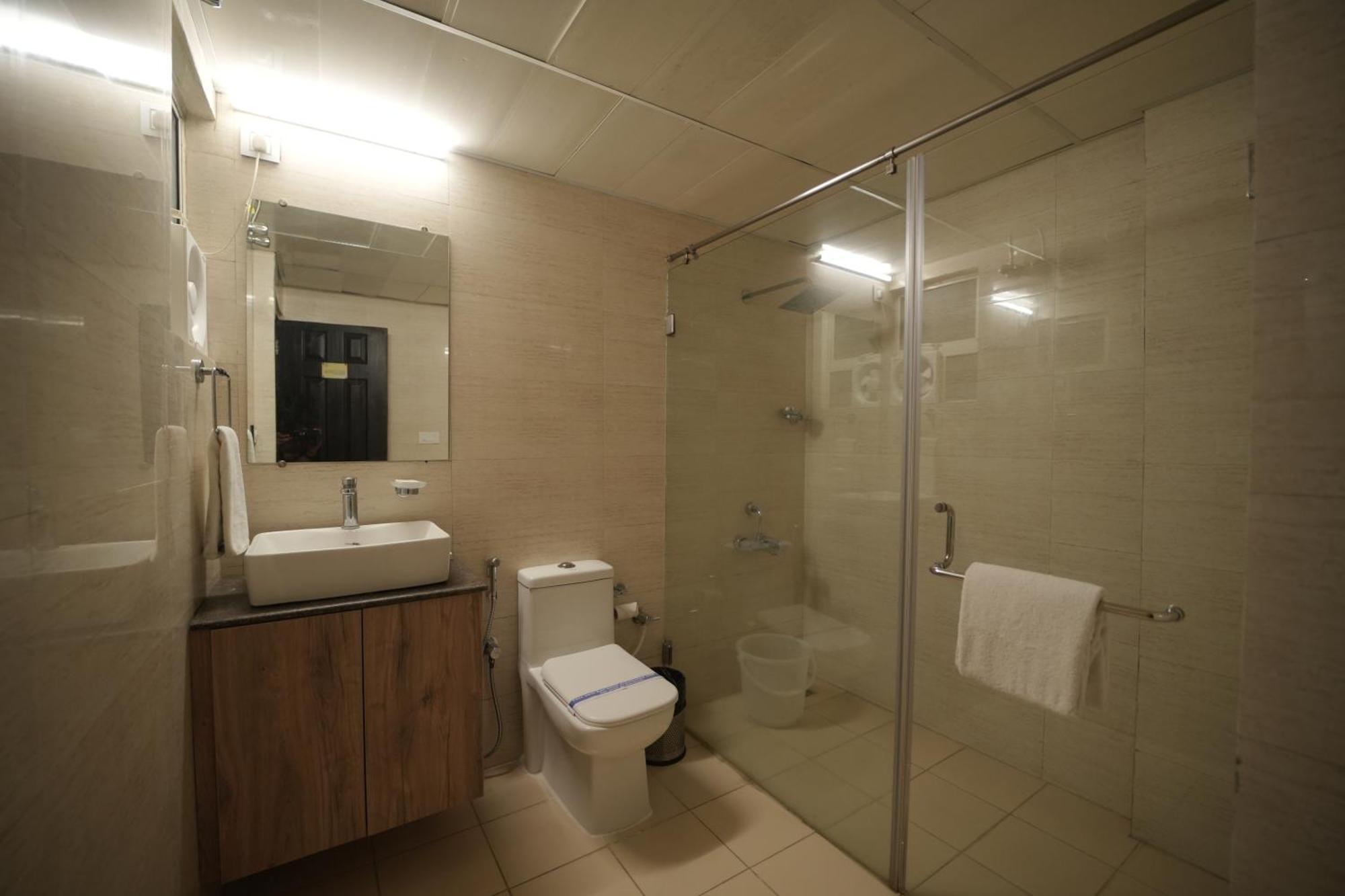 Nagarjuna Suites Bangalore Bagian luar foto