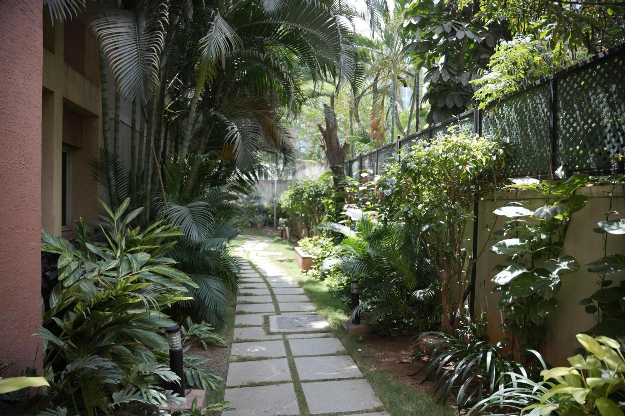 Nagarjuna Suites Bangalore Bagian luar foto