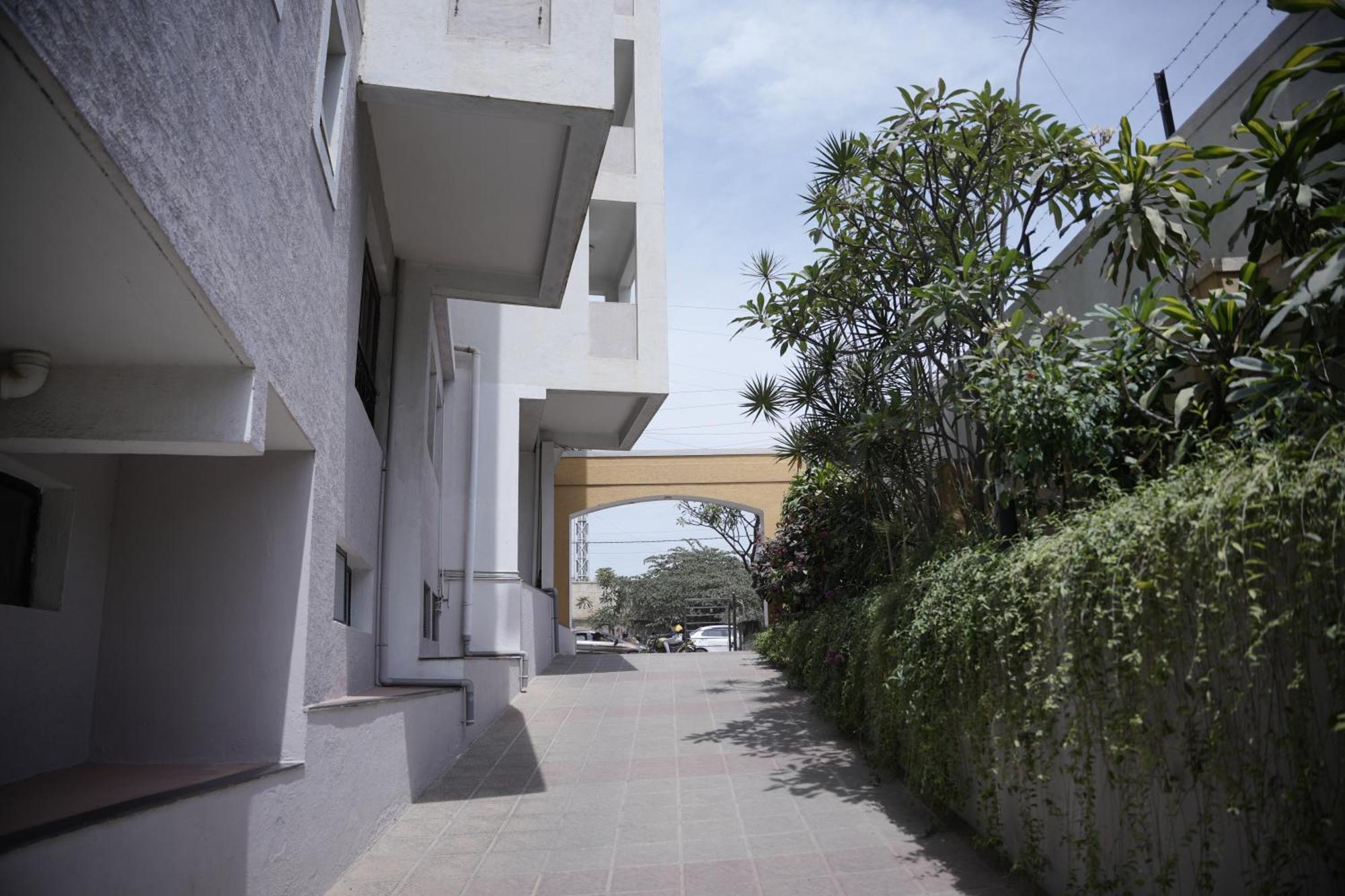 Nagarjuna Suites Bangalore Bagian luar foto