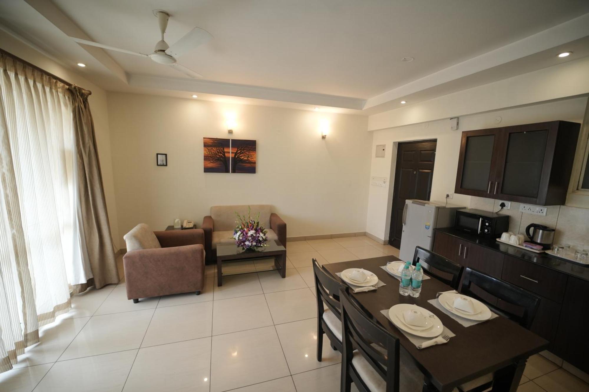 Nagarjuna Suites Bangalore Bagian luar foto