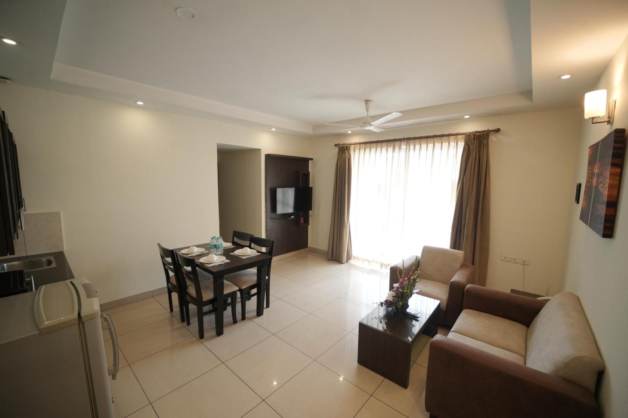 Nagarjuna Suites Bangalore Bagian luar foto