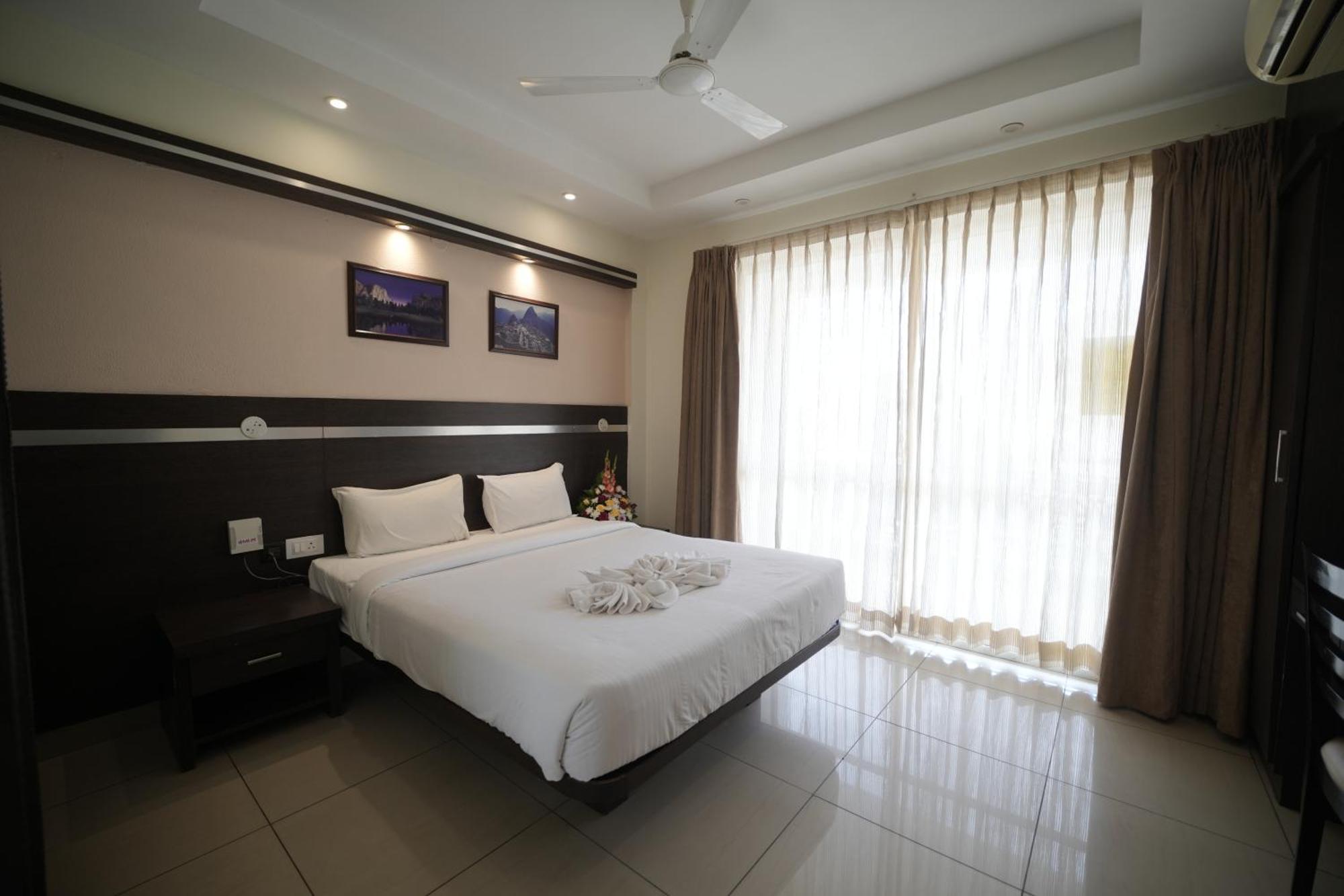 Nagarjuna Suites Bangalore Bagian luar foto