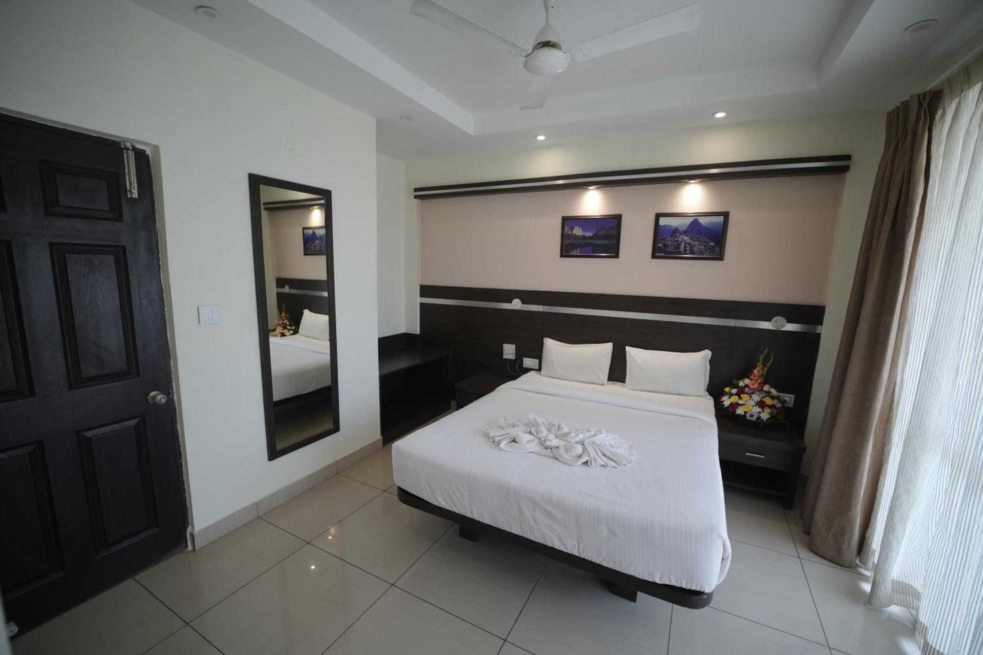 Nagarjuna Suites Bangalore Bagian luar foto