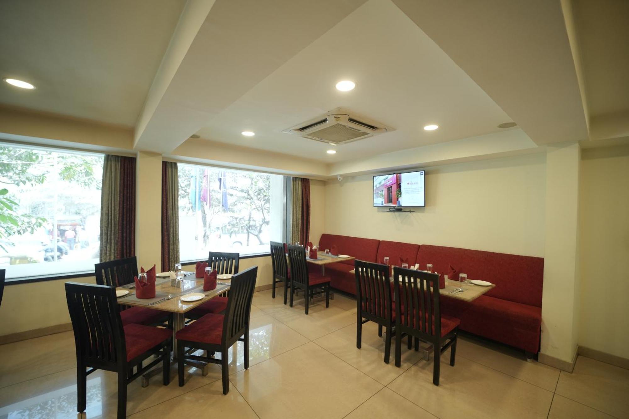 Nagarjuna Suites Bangalore Bagian luar foto