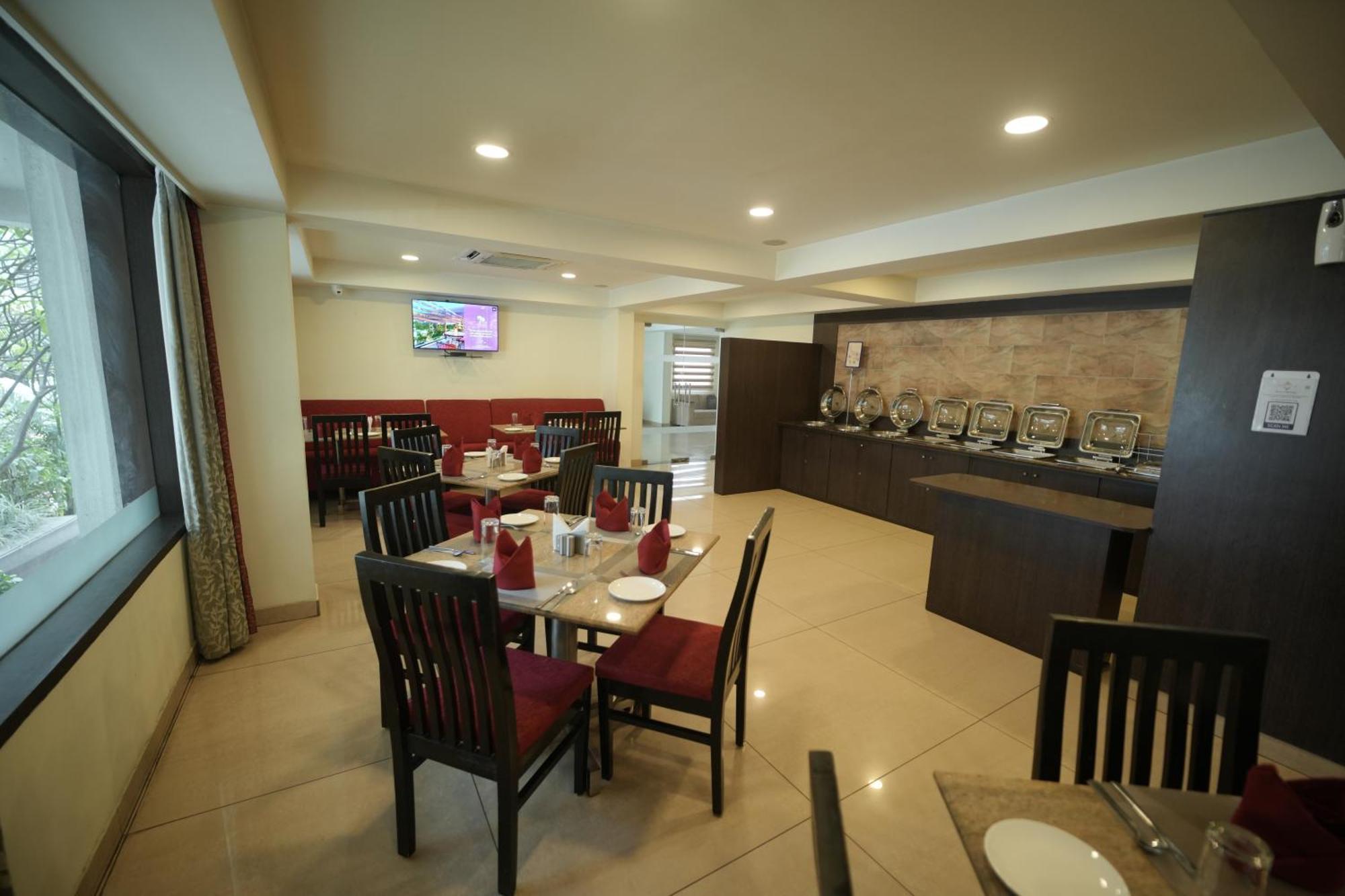 Nagarjuna Suites Bangalore Bagian luar foto