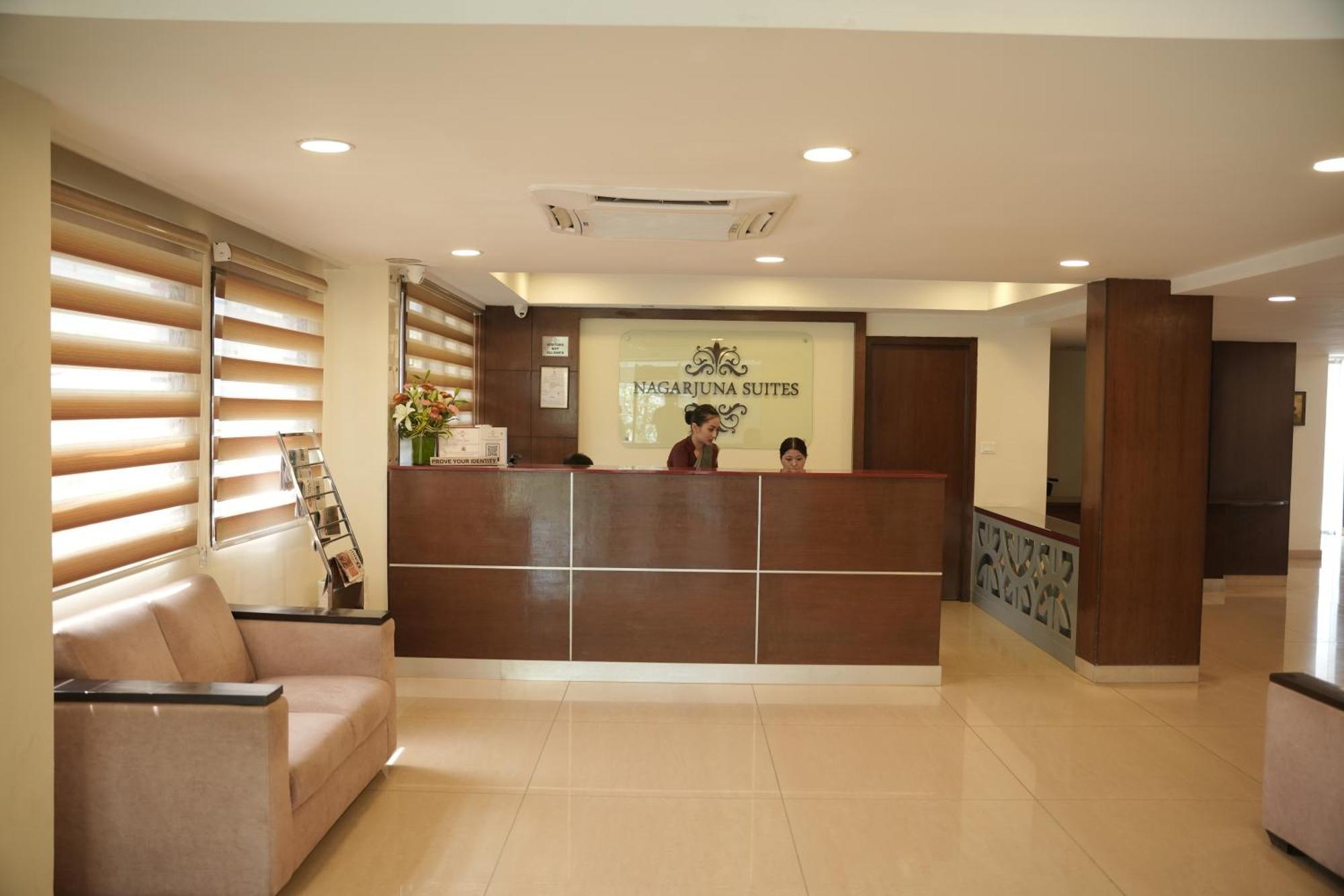 Nagarjuna Suites Bangalore Bagian luar foto