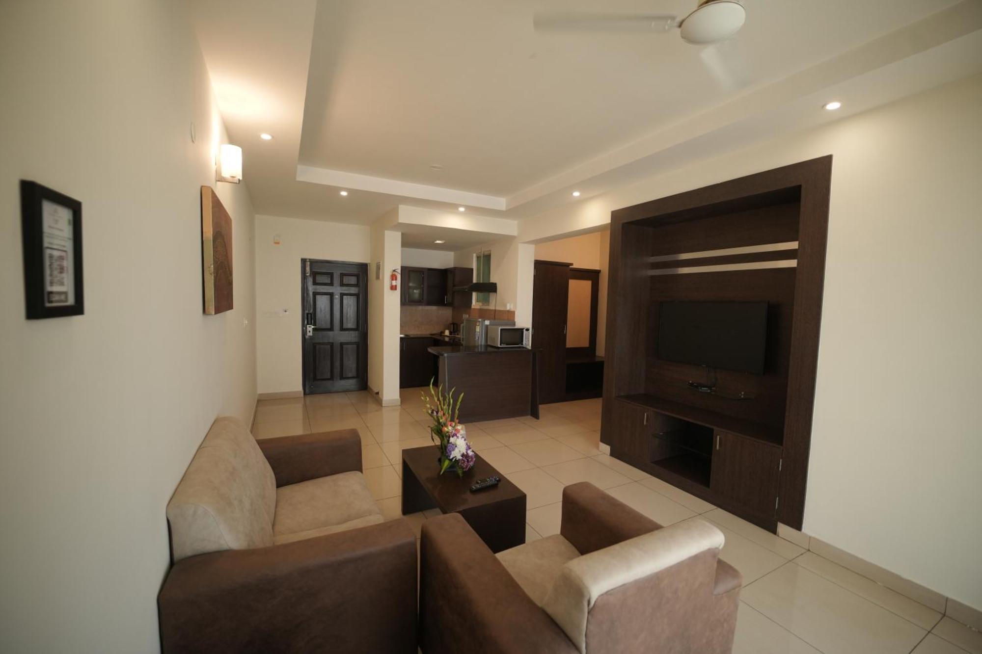 Nagarjuna Suites Bangalore Bagian luar foto