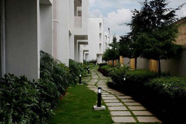 Nagarjuna Suites Bangalore Bagian luar foto