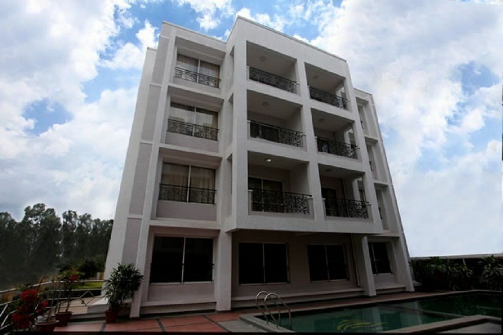 Nagarjuna Suites Bangalore Bagian luar foto